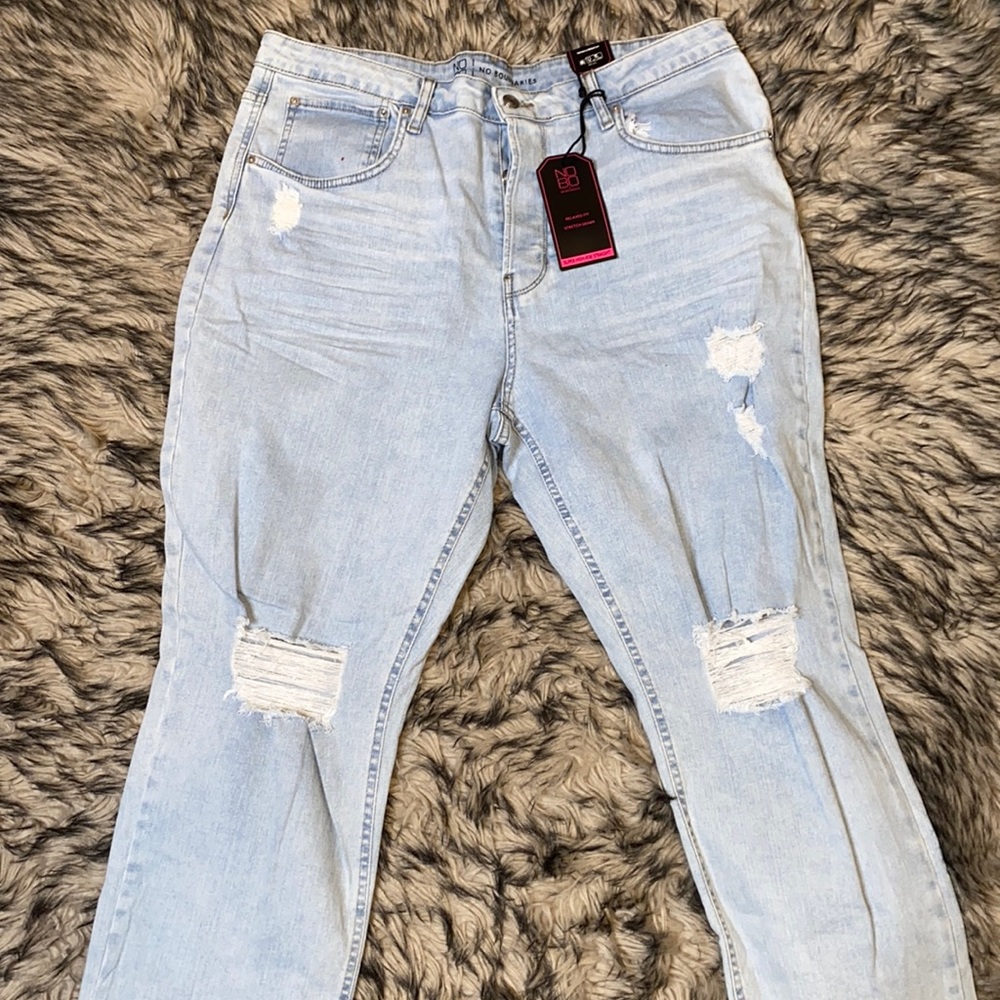 No Boundaries Super High Rise Straight Denim Dustress Sz 19 Buttons